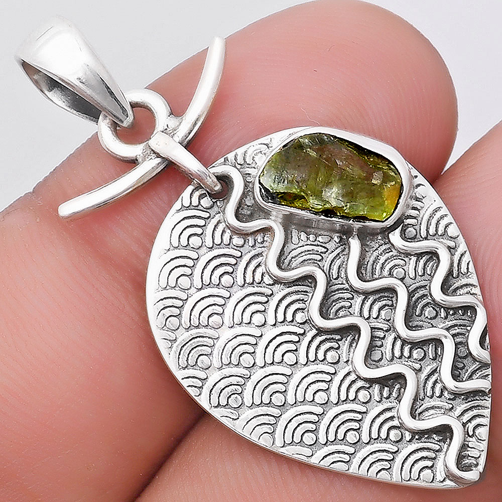 Natural Peridot Rough 925 Sterling Silver Pendant Jewelry P-1267