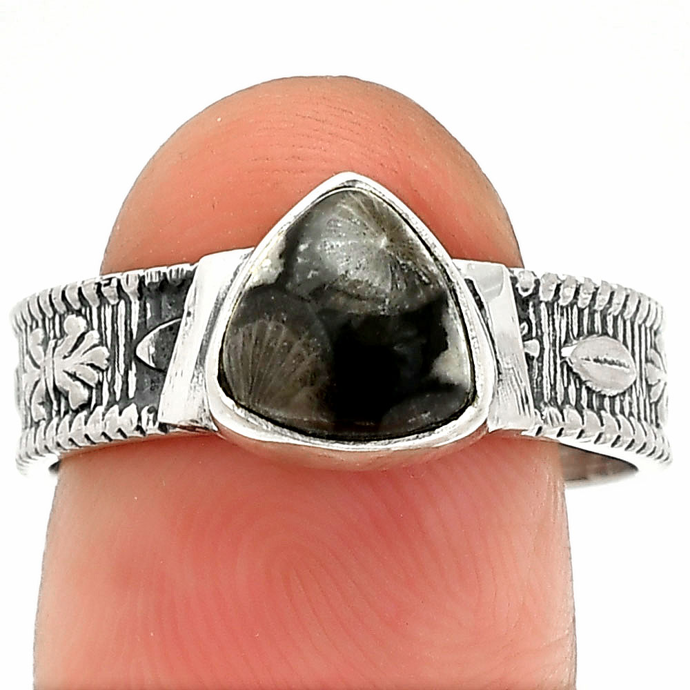 Natural Black Flower Fossil Coral 925 Sterling Silver Ring s.9 Jewelry R-1058